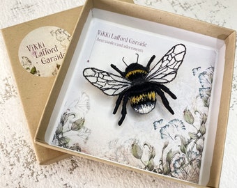 Bumblebee brooch, embroidered bee, insect pin, nature brooch, White tailed bumblebee, insect brooch