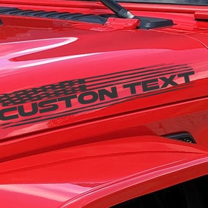 2er Set Custom US Flagge Ihr eigener Text Hood Decals passend für Jeep Wrangler Rubicon Hood Decals Aufkleber Tj JKk Cj Yj US Distressed American Flag.