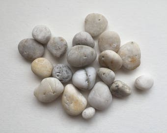 Mixed small crafty stones
