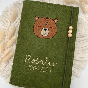 Personalisierte U-Heft Hülle aus Filz / Bär / Name / Geburtsdatum / Auswahl an 11 Filzfarben und 7 Schriftarten / Untersuchungsheft