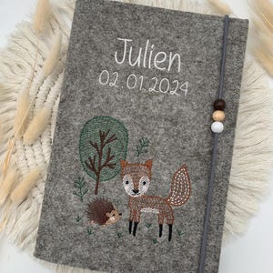 Personalisierte U-Heft Hülle aus Filz / Fuchs Igel / Name / Geburtsdatum / Auswahl an 11 Filzfarben und 7 Schriftarten / Untersuchungsheft