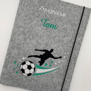 Personalisierte Zeugnismappe aus Filz / Fußball / mit Namen / Auswahl an 11 Filzfarben und 7 Schriftarten / Zeugnisse