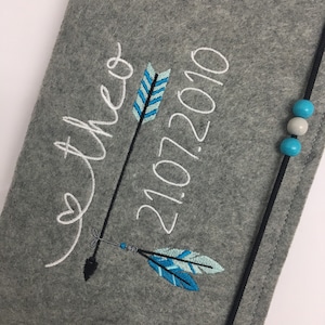 Personalisierte U-Heft Hülle aus Filz / Pfeil Boho / Name / Geburtsdatum / Auswahl an 11 Filzfarben und 7 Schriftarten / Untersuchungsheft