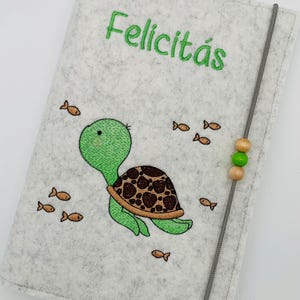 Personalisierte U-Heft Hülle aus Filz / Schildkröte / Name / Geburtsdatum / Auswahl an 11 Filzfarben und 7 Schriftarten / Untersuchungsheft