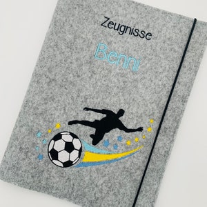 Personalisierte Zeugnismappe aus Filz / Fußball / mit Namen / Auswahl an 11 Filzfarben und 7 Schriftarten / Zeugnisse