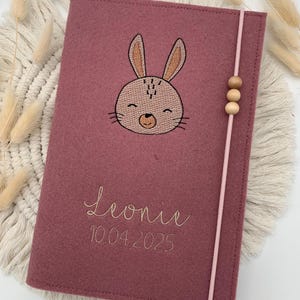 Personalisierte U-Heft Hülle aus Filz / Hase / Name / Geburtsdatum / Auswahl an 11 Filzfarben und 7 Schriftarten / Untersuchungsheft