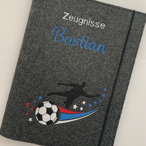 Personalisierte Zeugnismappe aus Filz / Fußball / mit Namen / Auswahl an 11 Filzfarben und 7 Schriftarten / Zeugnisse