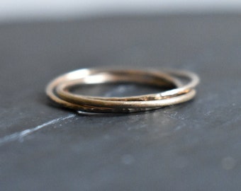 Gold interlaced rings