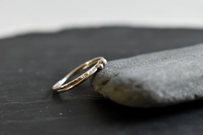 Silver ring for woman. fine and modern hammered ring with 2 interlace rings. image 7