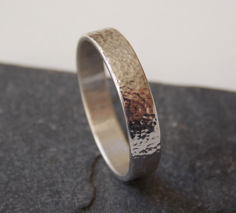 4mm Ribbon ring in silver with a small bumpy material effect