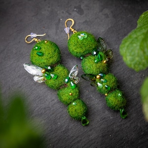 Orecchini fata muschio, orecchini con perle e ali di fata in feltro