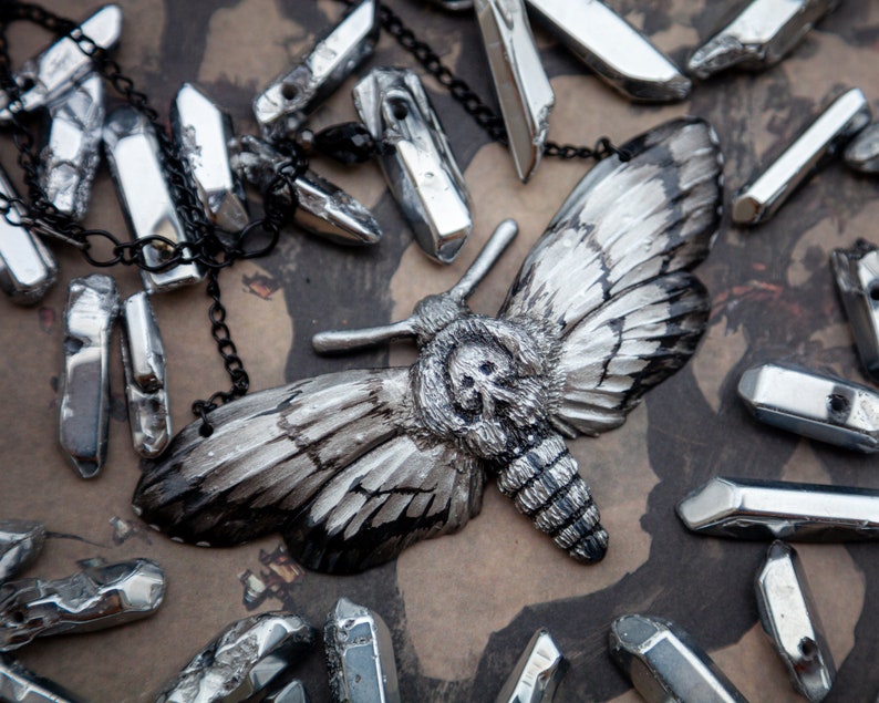 Skull Swarmer Necklace Silver