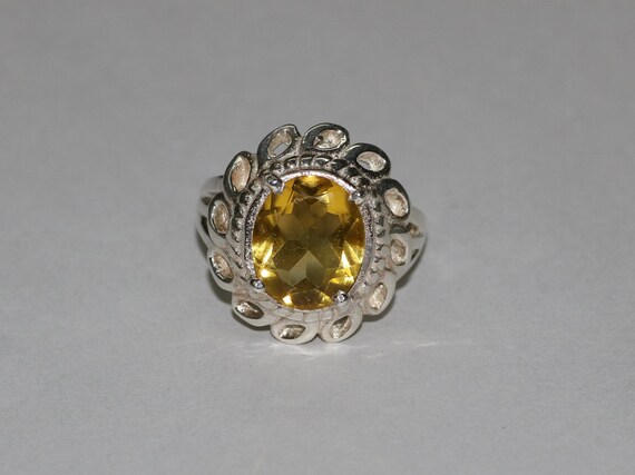 Stunning Sterling Silver Oval Cut Citrine Ring