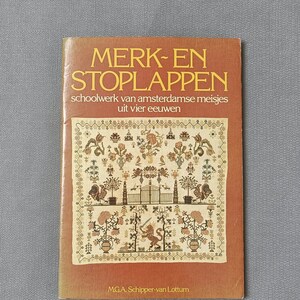 Bokprover gjorda av flickor från Amsterdams barnhem, holländsk historisk primitiv folkkonst, kartlagda mönster, ABC-korsstygnsmönster, holländskt