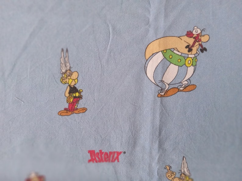 Tejido Astérix y Obélix, Tejido de algodón, Tejido azul retro, 50 x 150 cm de ancho, Ondermoedersparapluu, tejido retro para niños, tejido para niños, imagen 2