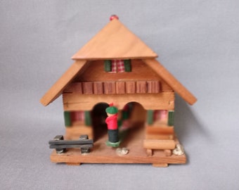 Vintage  Weather House with Moving Figures and Music Box ,  Schenkt man sich rosen , Made in Switserland