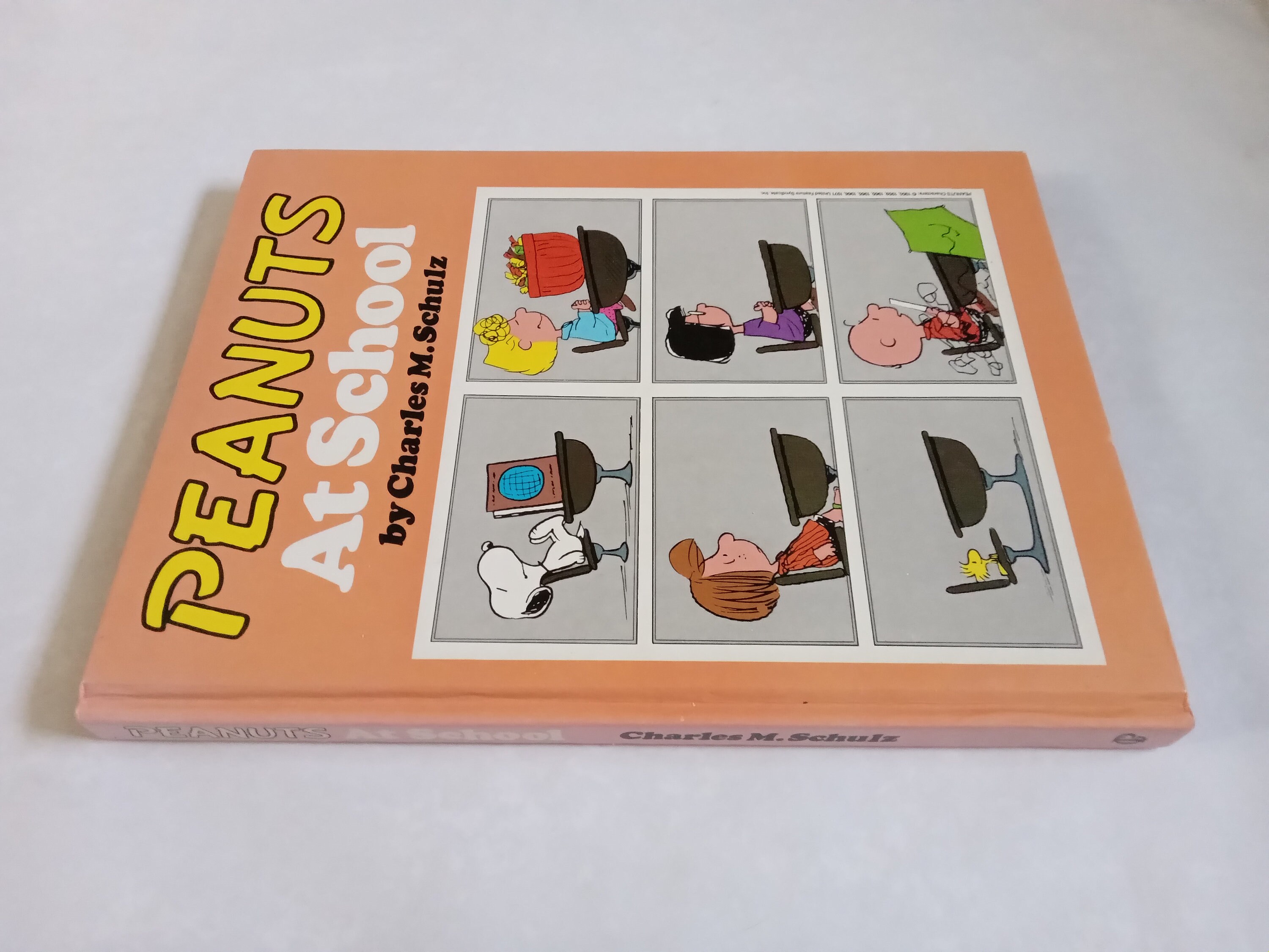 Peanuts at School / Hardcoverbook / English Written / 80s Book