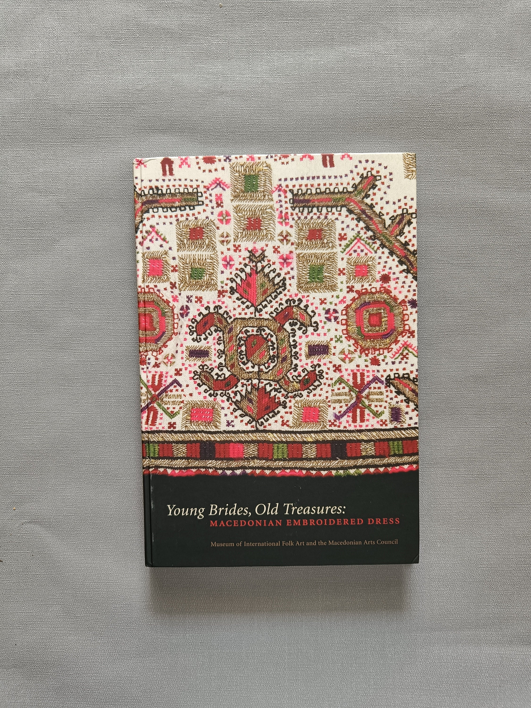 BOOK Young Brides, Old Treasures Macedonian Embroidererd Dress, Costume  Blouse Cap Weddingdress Apron Kiska Macedonian Folk Costumes - Etsy India