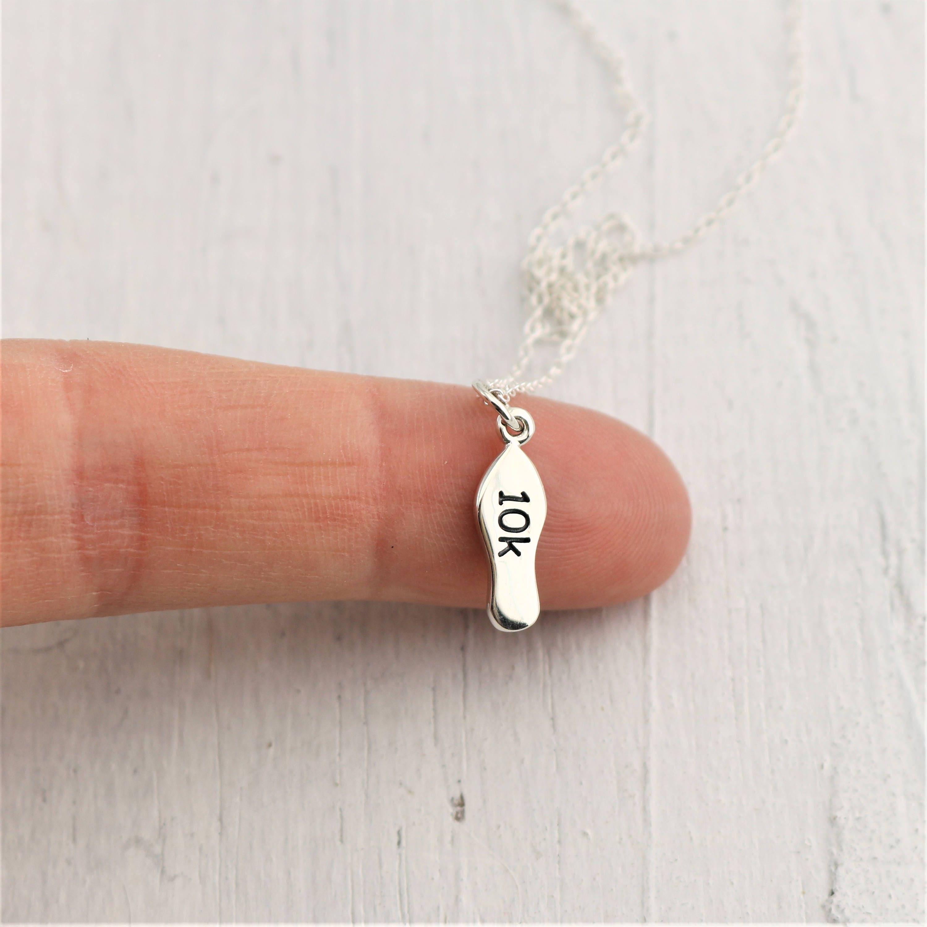 YFN Läufer-Halskette Aus Sterlingsilber – Minimalistischer Anhänger, Geschenk Für Marathonläuferinnen