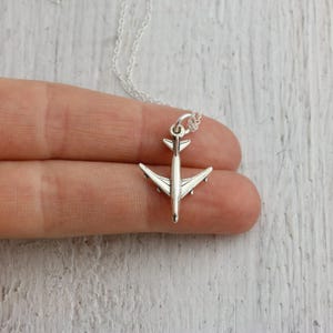 Vliegtuig ketting - sterlingzilveren vliegtuig bedelketting - jet ketting - wereldreiziger cadeau - stewardess cadeau - piloot ketting