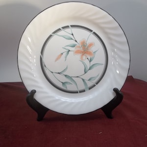 Corelle Tiger Lily Dinnerware