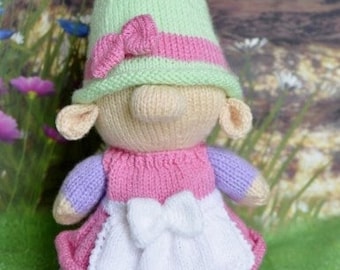 Gnorma Garden Gnome Knitting Pattern: A5 Printed Instructions