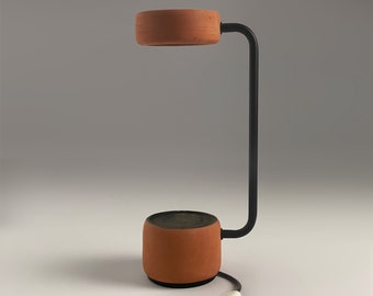 R2 ceramic table lamp