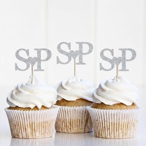 Wedding Cupcake Topper, Custom Monogram Cup Cake Sign, Engagement Party Cupcake Picks, Bridal Shower Decorations, Initials Decor imagem 2