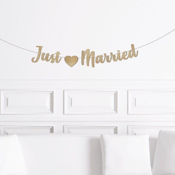 Just Married Banner Garland Sign, Newlywed Photo Prop, Car Sign, Just Married Wedding Pennant Backdrop