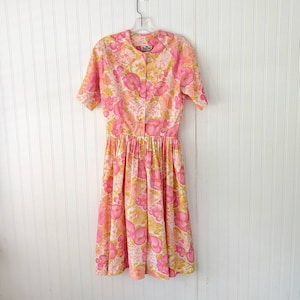 1960&#39;s Floral Vintage contoured sheath dress, full skirt, fitted bodus S/M Excellent Floral