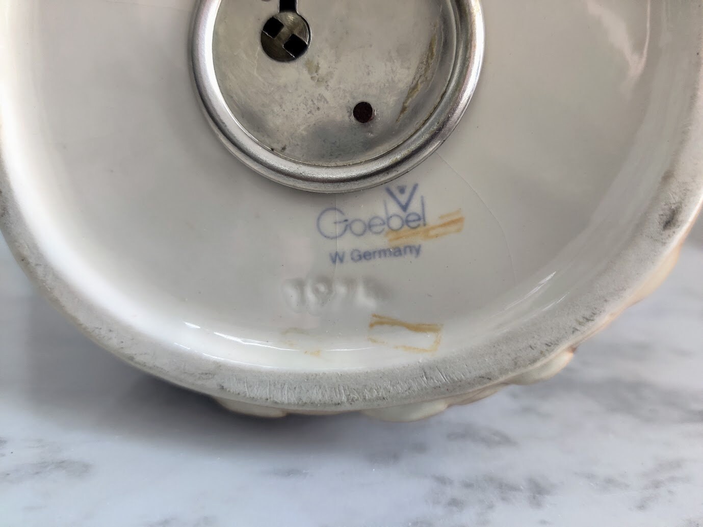 ヴィンテージ ゲーベル 1974 貯金箱、かごの中の陶器の猫 - Etsy 日本