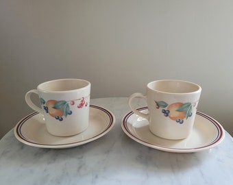 Juego vintage de 2 tazas de café Corning Abundance, platillos Corelle - Frutas, naranjas, arándanos, bayas, hojas, patrón descontinuado, reemplazo