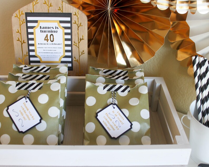 Geschenktüte – 9 X 7 Zoll, Türkis Mit Weißen Punkten, Glänzend, Für Geburtstag & Feiern