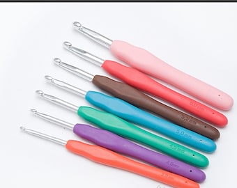 Set of 7pcs Crochet hook 3-7mm, Ergonomic aluminum single ended crochet hooks, Soft Grip crochet tools supplies, Сrochet accessories gift