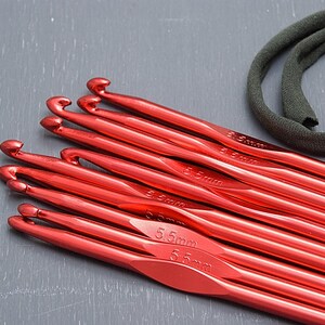 5pcs Small size hooks set 4-6mm. Metal handle crochet hooks. Crochet tools supplies. Aluminum hook. Bulky yarn needles. Crochet accessory image 8