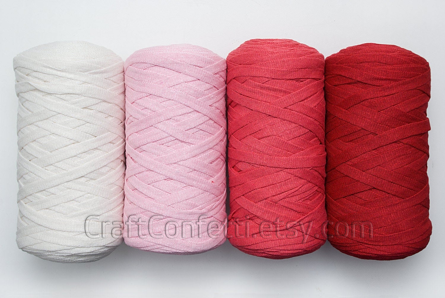 YARNART リボンヤーン 250g かせ。編み物バッグ、かぎ針編み