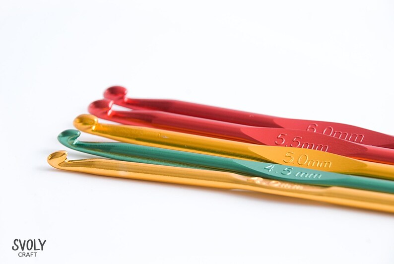 5pcs Small size hooks set 4-6mm. Metal handle crochet hooks. Crochet tools supplies. Aluminum hook. Bulky yarn needles. Crochet accessory image 2