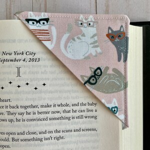 CATS in GLASSES,  KITTEN, Cute Animal Corner Bookmark, Square Bookmark, Fabric Bookmark, Bookish Gift, Book Lover, Reading Teacher Gift