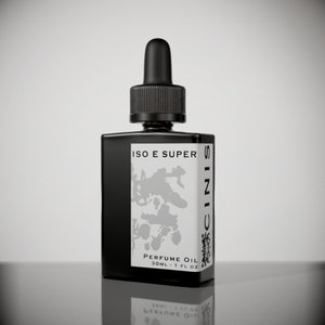 Iso E Super Oil, Undiluted, in glass bottle with dropper