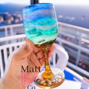Beach Wine Glass with Real Seashells, Beach Glassware, Seashell Decor, Beach Housewarming Gift, Wine Lover Gift, Unique Wine Glass