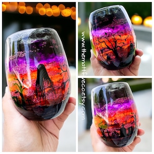 Spooky Cemetery Halloween Wine Glass, Halloween Lover Gift, Halloween Cup, Spooky Wine Glass, Halloween Party Gift, Spooky Gift, Tinted Cup
