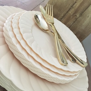 Disposable Vintage Modern Shell Ivoire Party Plates. Wedding Plates. Disposable Wedding Party Plates.  Ivory Cream Buffet Plates.