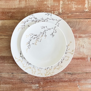 Disposable Modern Silver or Gold Party Plates. Disposable Wedding Party Plates. Setting for 10. Weeping Willow Collection.