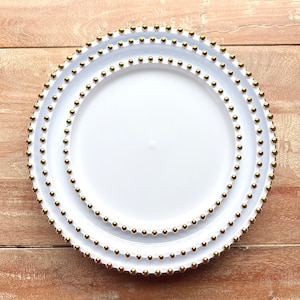 Romantically Modern Pearl Coupe Party Plates.  Disposable Wedding Party and Bridal Shower Plates.  Vintage Modern Plastic Plates.
