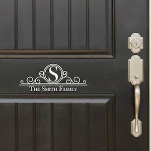Calcomanía de puerta inicial con monograma personalizado, nombre de familia, monograma, puerta principal, decoración de entrada, pegatina, gran idea de regalo/decoración del hogar