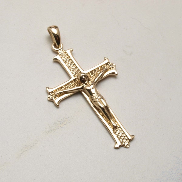 9ct Gold Solid Crucifix Cross main image 0