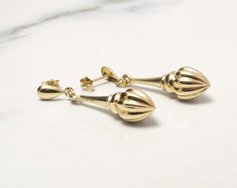 Vintage gold drop earrings