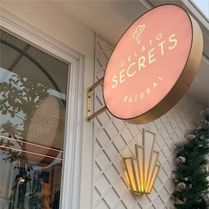 outdoor Round Exterior Circle Sign and Illuminated Round Light Box, Blade signage, embossing Logo Bussiness Cafe Logo Sign