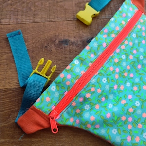 Kids Fanny Pack sewing pattern - Sew a fun pouch for your little ones - Easy kids and teens bag sewing pattern.