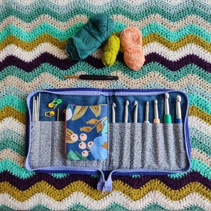 Crochet Hooks pouch. A sewing pattern to hold all your crochet hooks and tools. Crochet hooks organizer. Crocheting buddy.